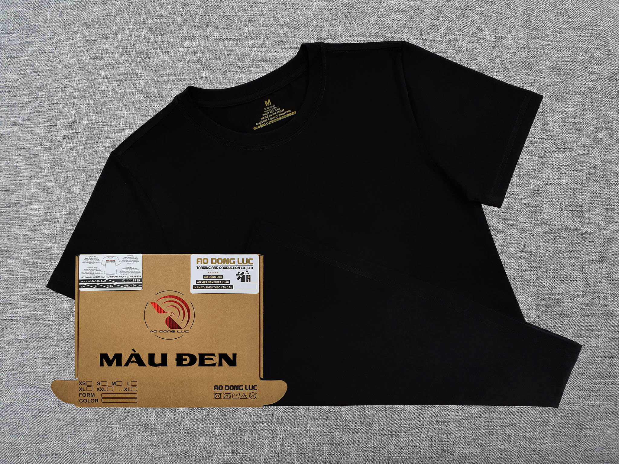 Áo thun cổ tròn ngắn tay cotton cao cấp màu đen