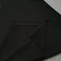Chi tiết vạt áo áo thun cổ tròn ngắn tay cotton cao cấp màu đen