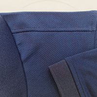 Chi tiết đường may áo thun cổ trụ polo bo trơn cá sấu lạnh xanh đen