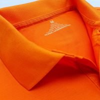 Chi tiết cổ áo áo thun cổ trụ polo bo trơn cá sấu lạnh poly thấm hút màu cam