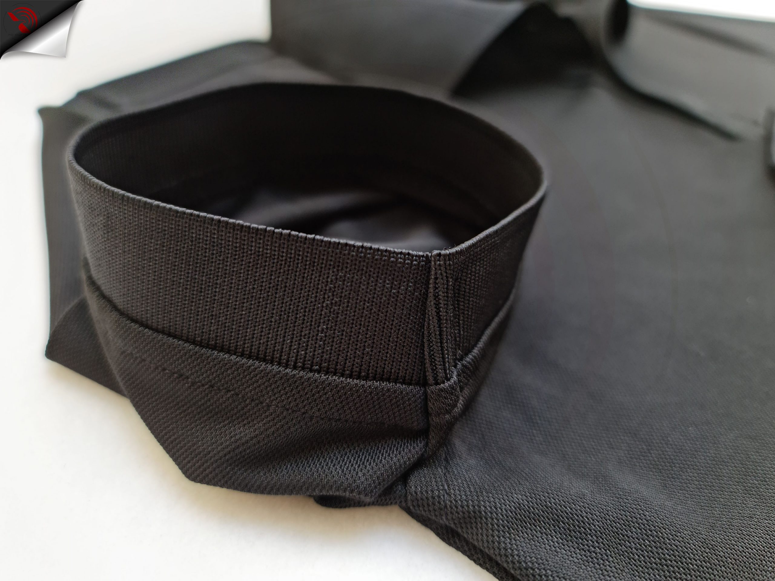 Chi tiết bo tay spandex áo cổ trụ polo bo trơn unisex cá sấu mè màu đen