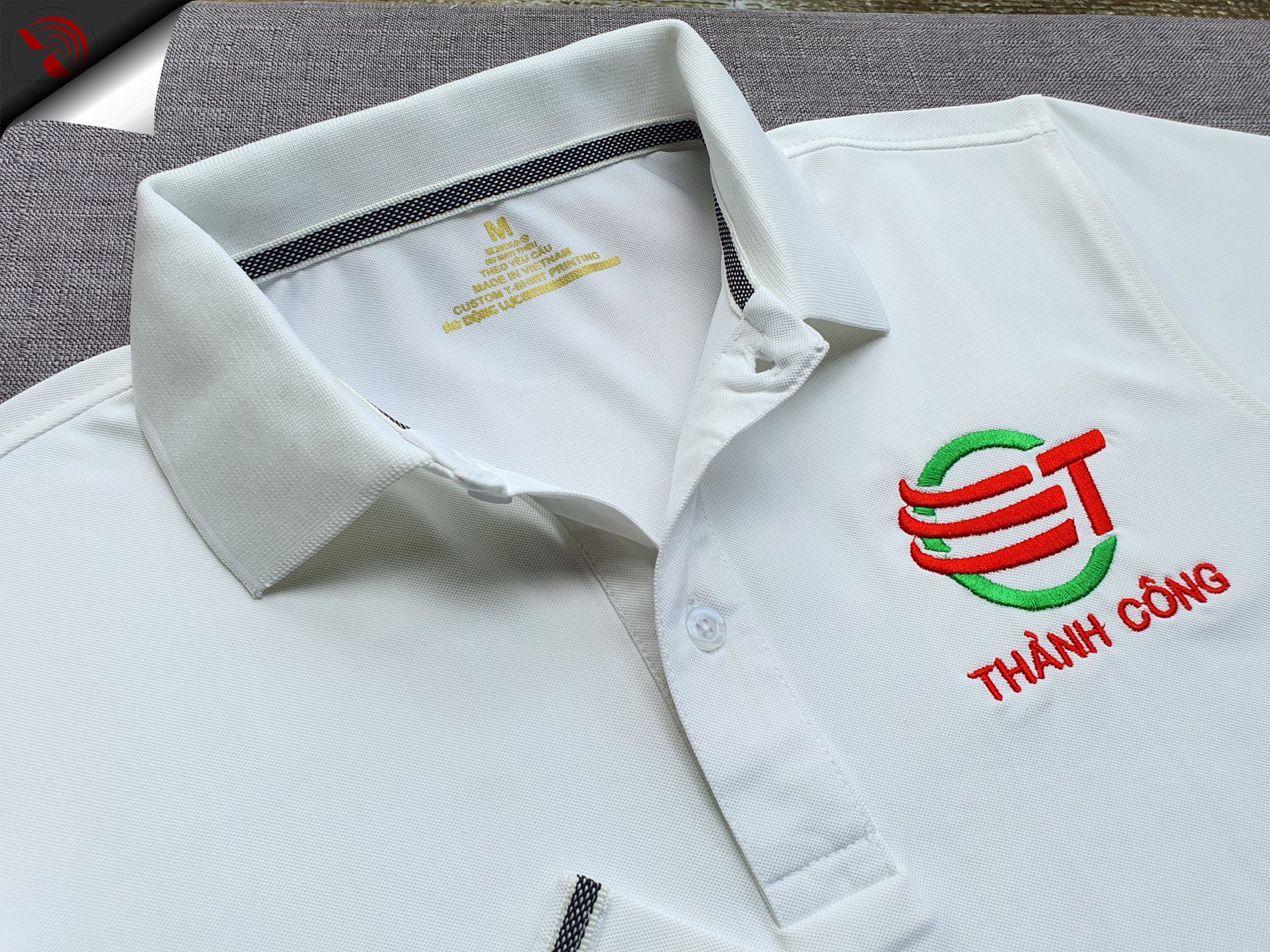 Đồng phục áo thun polo bo trơn màu trắng thêu logo