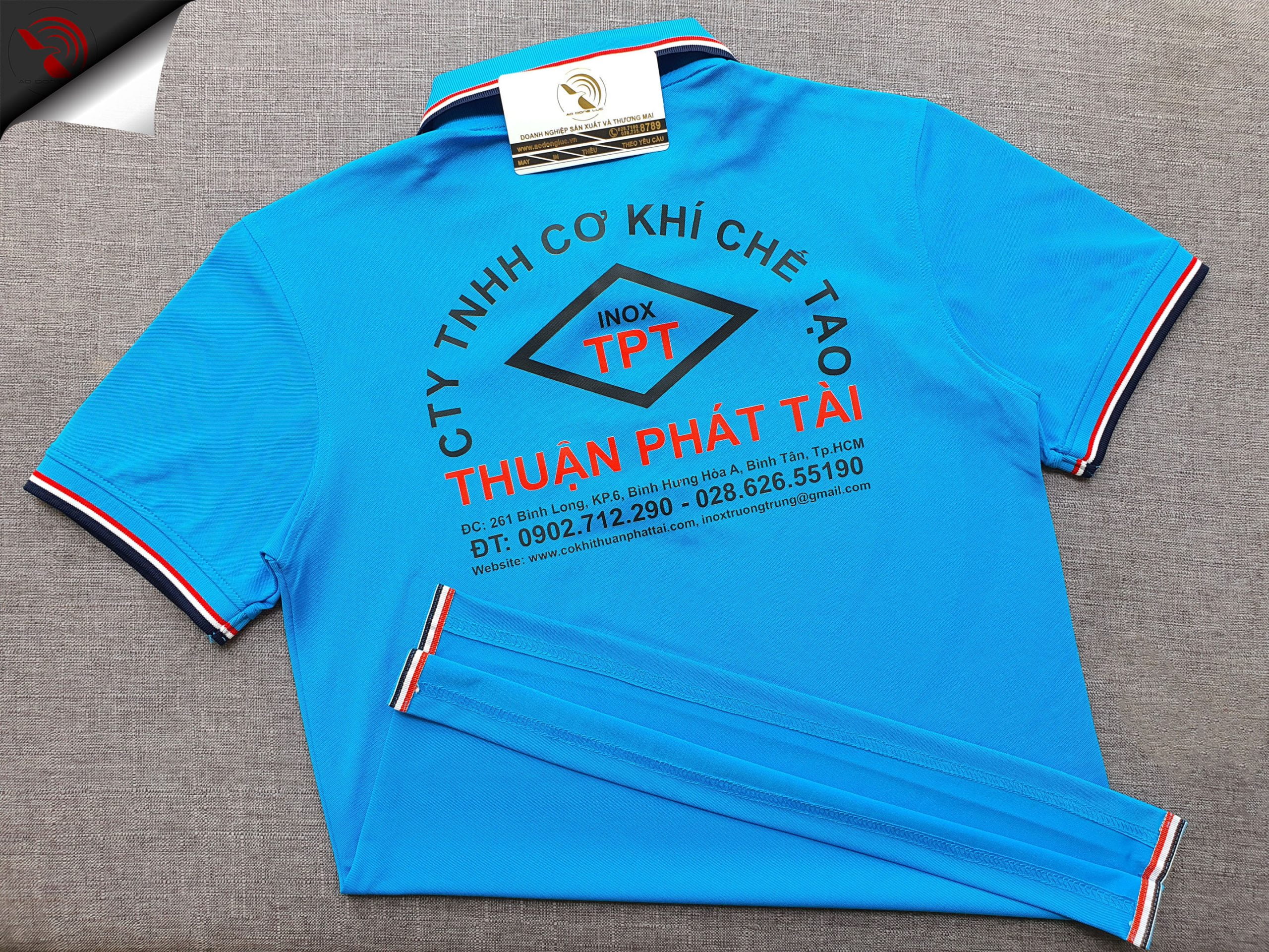 Đồng phục áo thun polo bo sọc màu xanh ya in kỹ thuật số