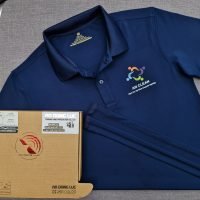 Đồng phục áo thun polo bo trơn màu xanh đen in kỹ thuật số logo