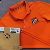Đồng phục áo thun polo bo sọc màu cam in kỹ thuật số logo