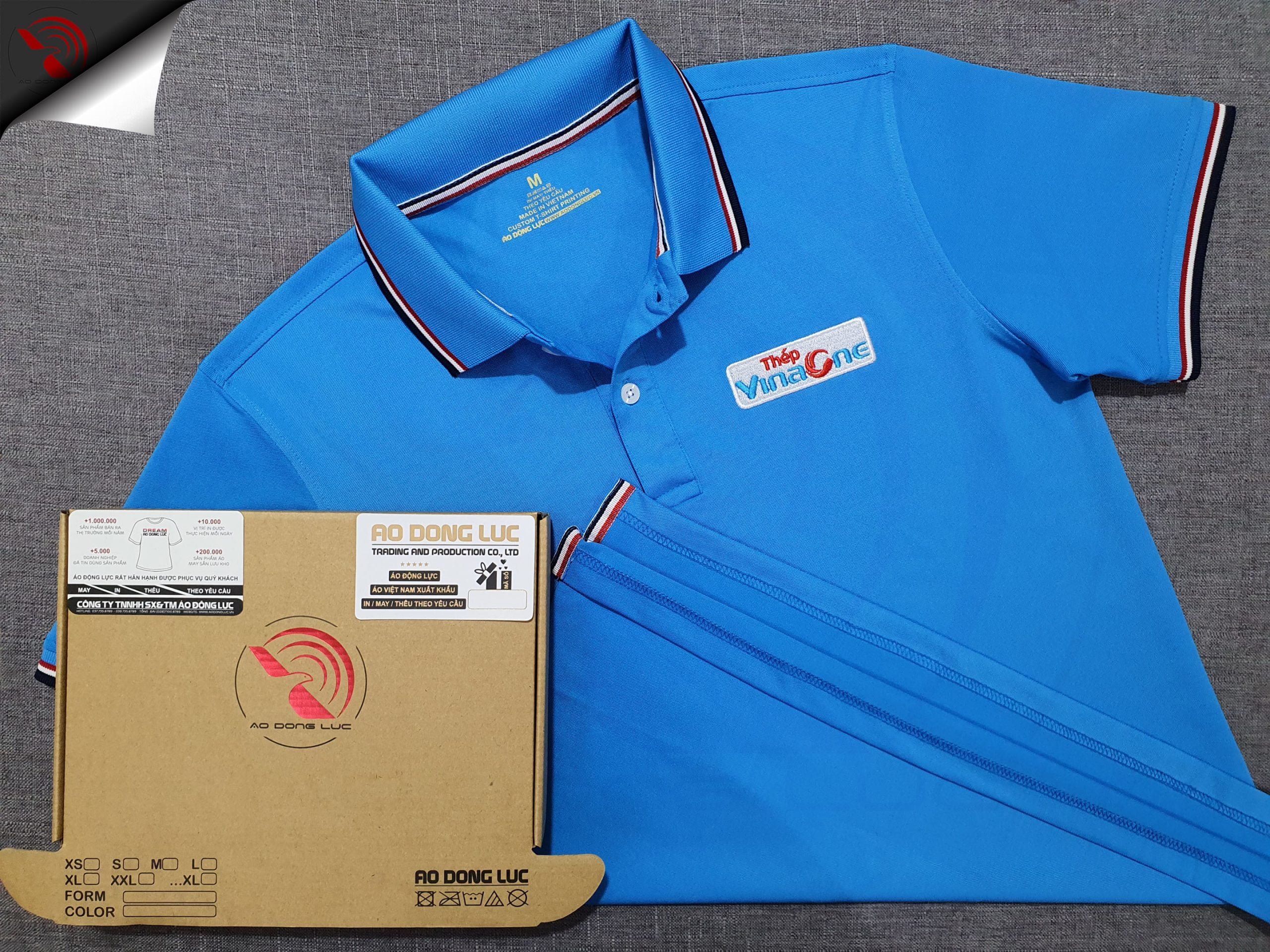 Đồng phục áo thun polo bo sọc màu xanh ya thêu logo