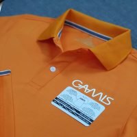 Đồng phục áo thun polo bo trơn màu cam in decal logo ngực