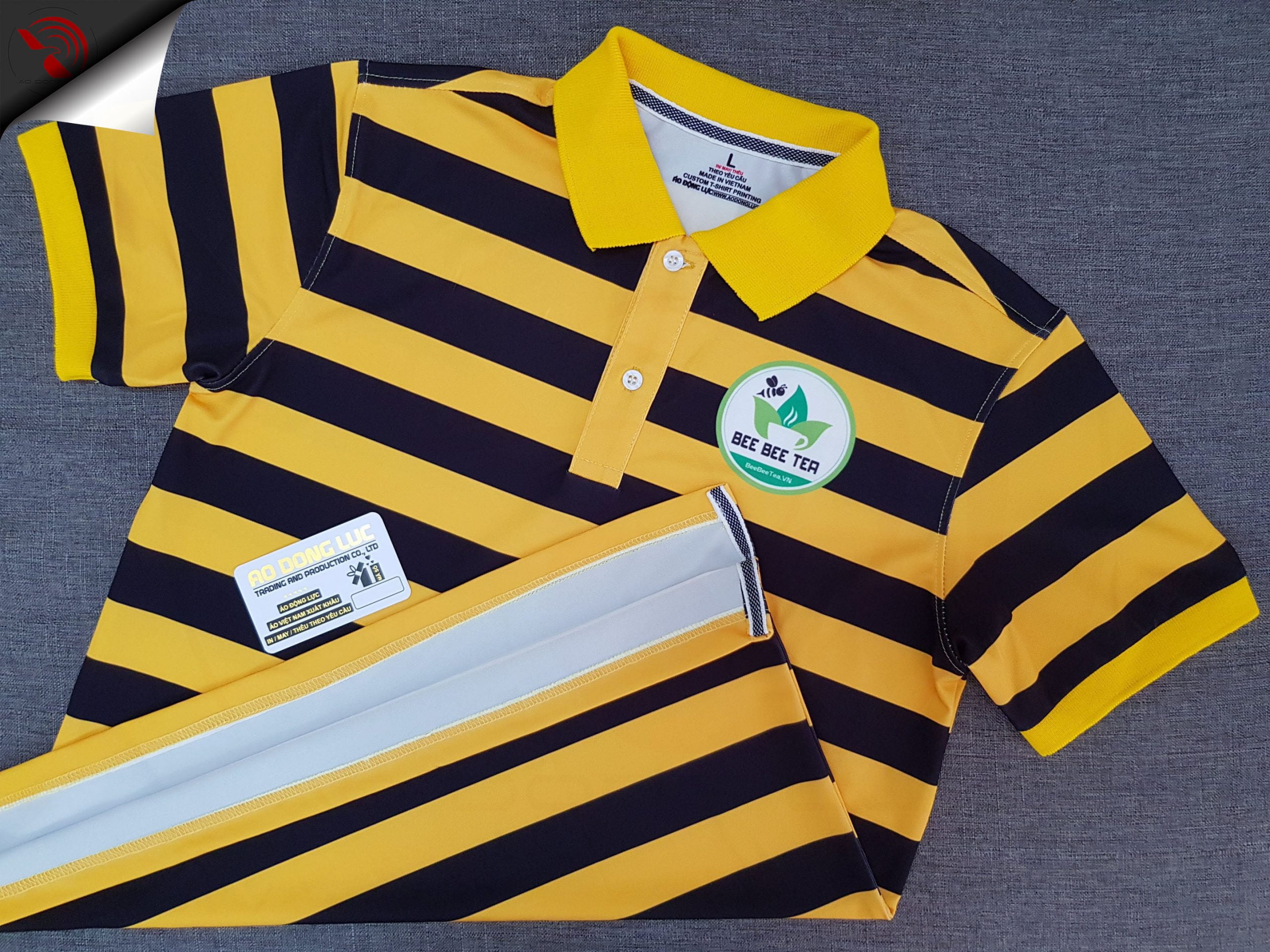 Đồng phục áo thun polo phối bo cổ màu vàng in chuyển nhiệt full galaxy