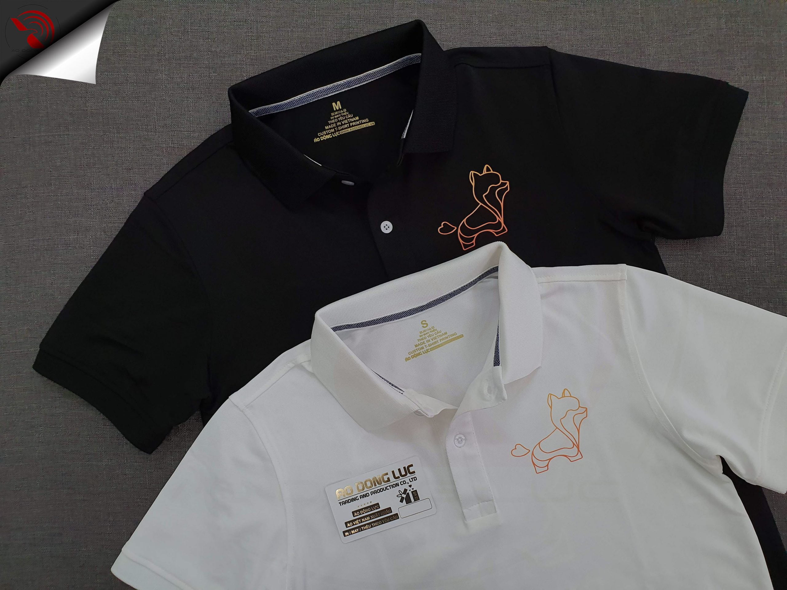 Đồng phục áo thun polo bo trơn in decal logo