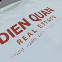 Đồng phục áo thun polo bo trơn màu trắng in kỹ thuật số