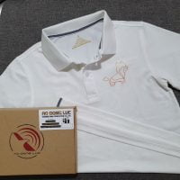 Đồng phục áo thun polo bo trơn màu trắng in decal logo