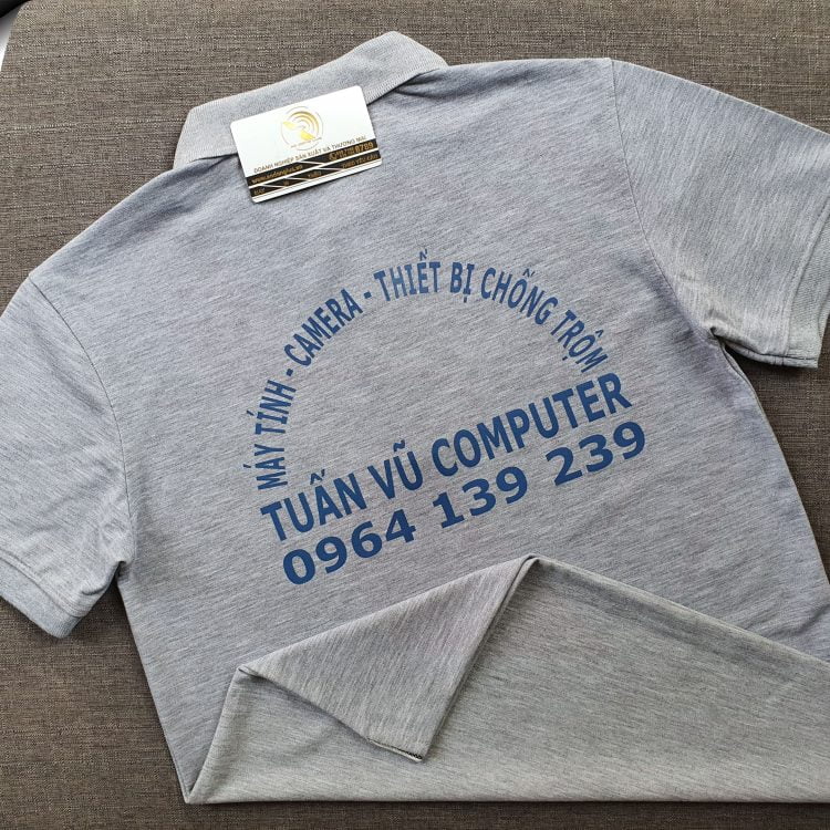 Đồng phục áo thun polo bo trơn màu xám tiêu in decal logo