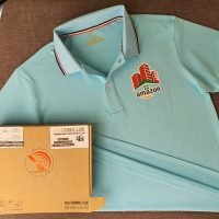 Đồng phục áo thun polo bo sọc màu thiên thanh in decal logo