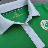 Đồng phục áo thun polo xanh két phối trắng in lụa logo