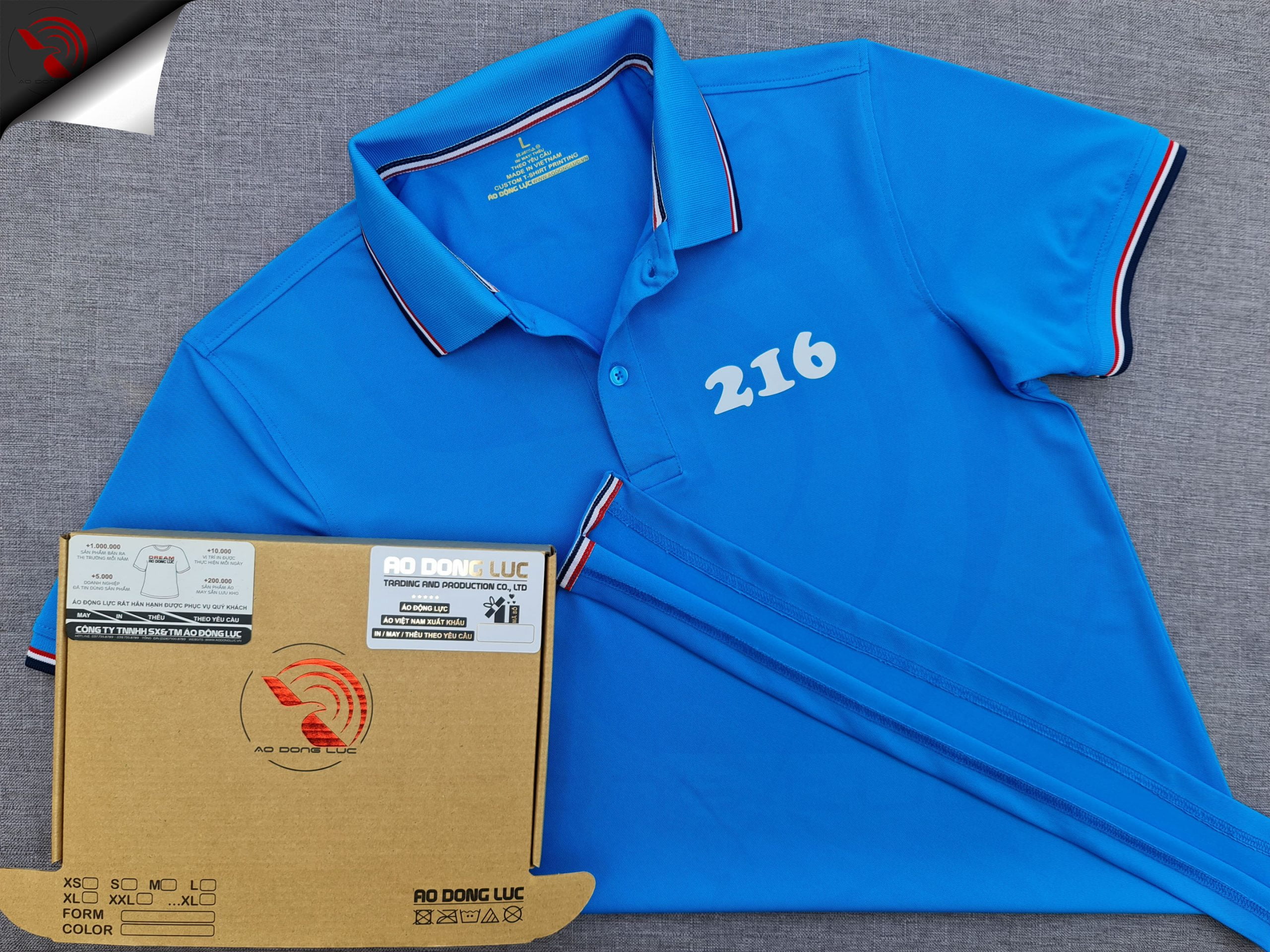 Đồng phục áo thun polo bo sọc xanh ya in phản quang logo