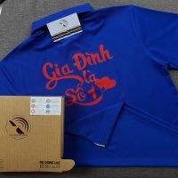 Đồng phục áo thun gia đình polo bo trơn xanh bích in decal