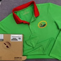 Đồng phục áo thun polo xanh lá phối bo tay bo cổ trụ trong màu đỏ in kỹ thuật số