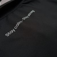 In kỹ thuật số slogan Stay calm Stay strong