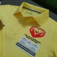 Đồng phục áo thun polo bo trơn màu vàng in chuyển nhiệt logo